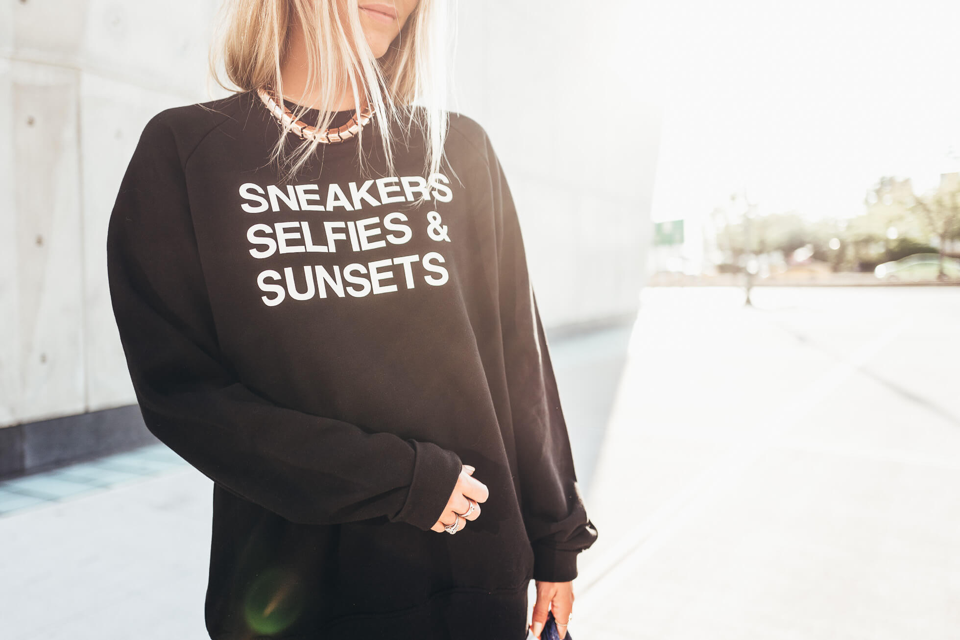 janni-deler-sneakers-selfies-sunsets-sweaterL1090938