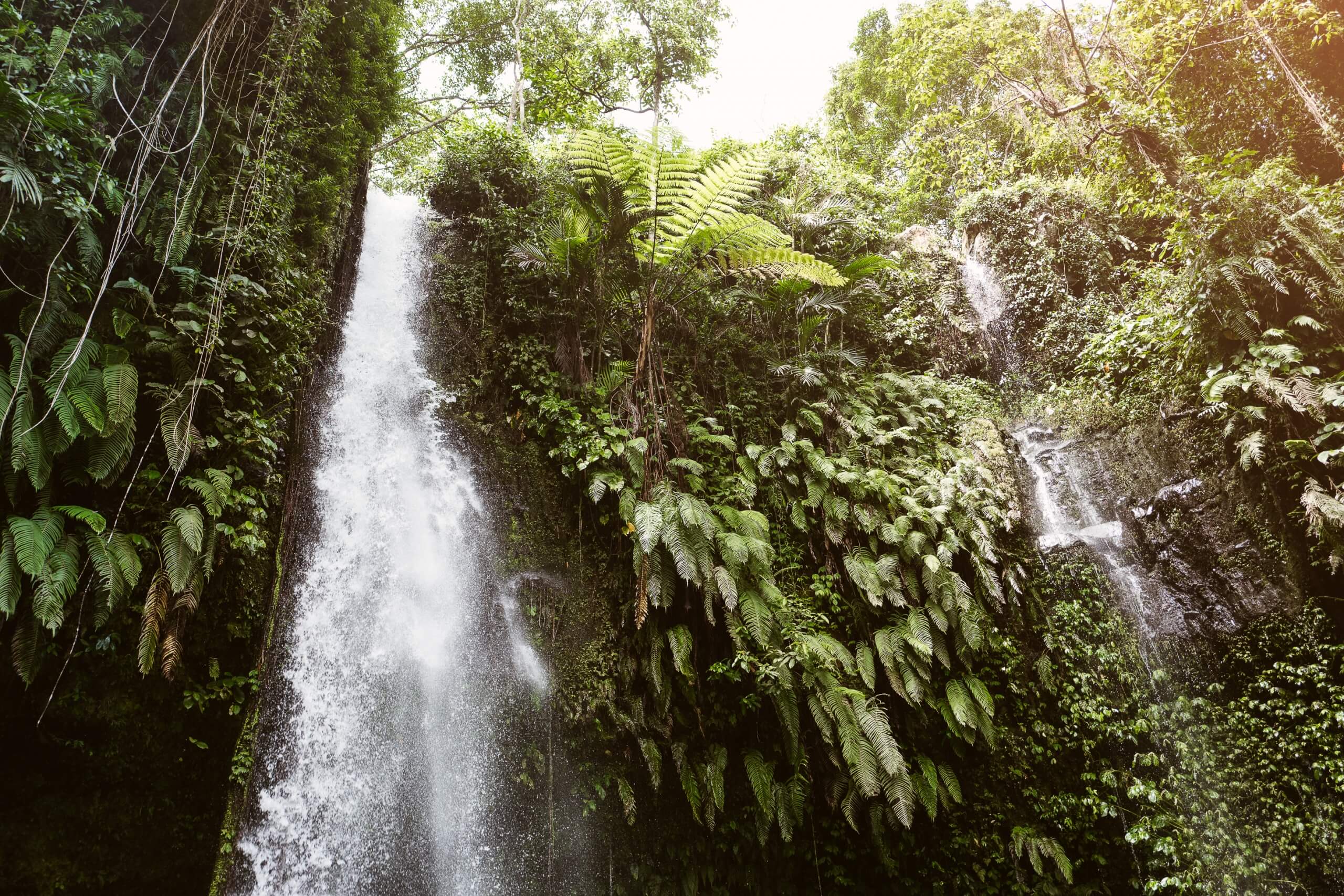 janni-deler-waterfall-lombok-2-of-7