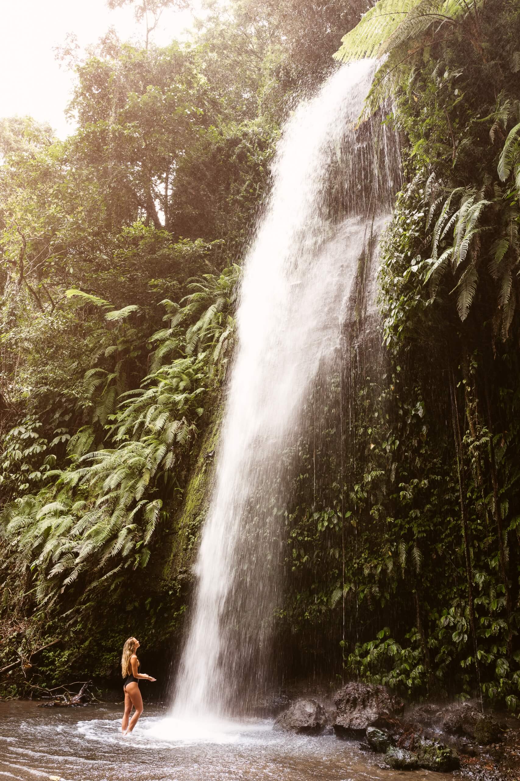 janni-deler-waterfall-lombok-5-of-7